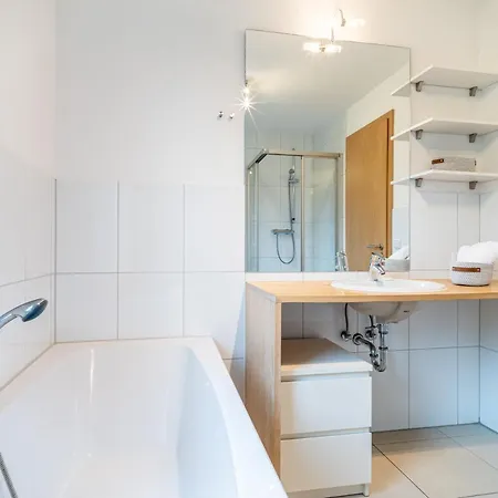 Gruene Strasse G5 아파트 *